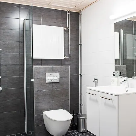 Forenom Serviced Neilikkatie Apartment *